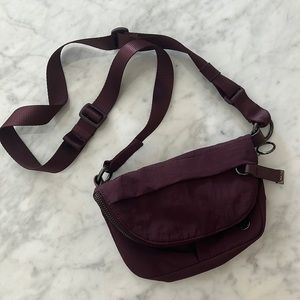 lululemon All Night Festival Bag 2L purse/fanny pack in black cherry